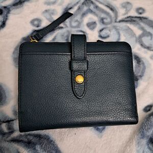 FOSSIL Green Leather ID/Card Holder Travel Passport Wallet  USED